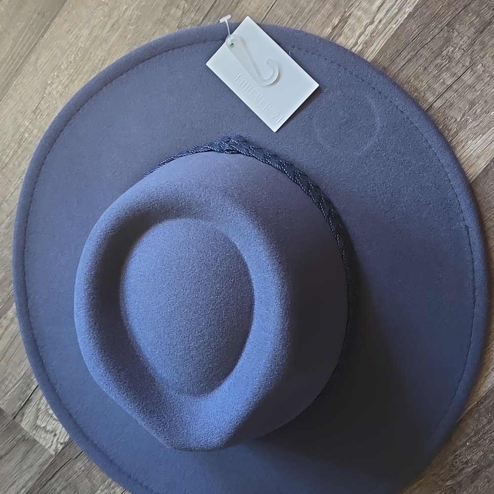 NWT Fedora felt hat